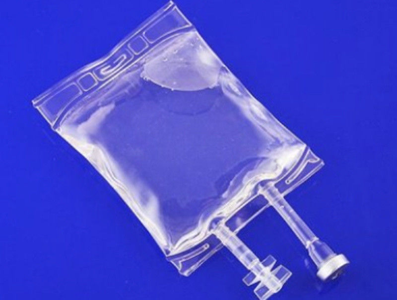 Sac de perfusion en PVC vide médical en solution saline normale à goutte à goutte de chlorure de sodium 100 ml 250 Cc 500cc Sac de perfusion en PVC à deux ports IV