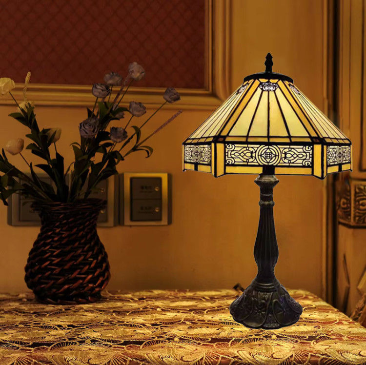 30cm Hexagon Studio rétro Chambre à coucher chaude Maison Lampe décorative artisanale Lampe de table de luxe en verre turc