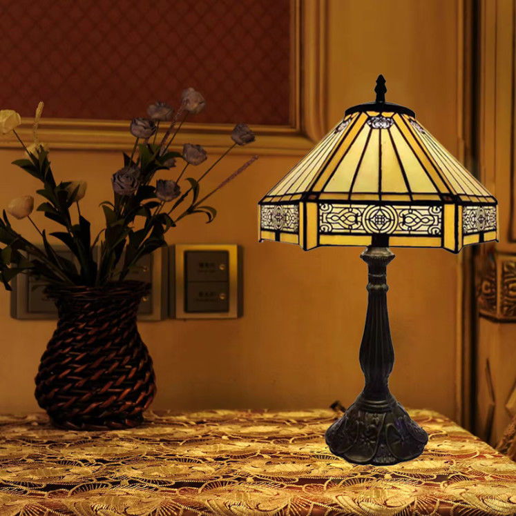 Lumière de table vintage de 30 cm de l'hôtel européen Bar Chambre à coucher Salle de séjour Dortoir Hôtel artisanal Lumière de table vitrée à LED